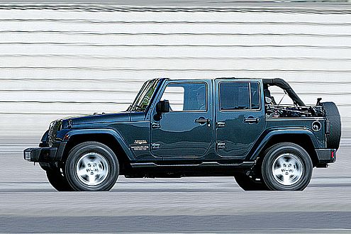 Jetzt gibt's ihn auch in lang, viertürig, mit Stoffdach und Dieselmotor.