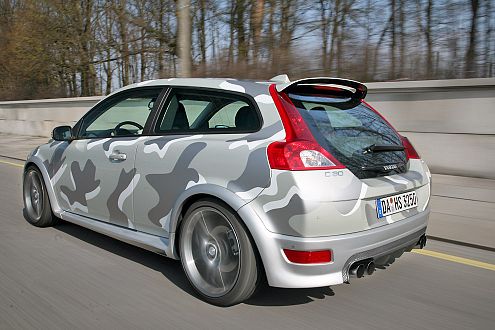 Extrovertiert: Heico verpasst dem C30 einen Tarnanzug für 2200 Euro.