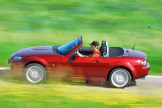 Frischluftföhn: Im MX-5-Cockpit weht es ordentlich.