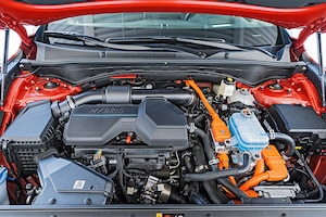 Hyundai Santa Fe 1.6 T-GDI Hybrid