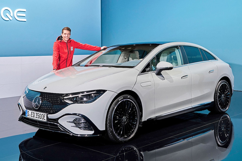Mercedes EQE 