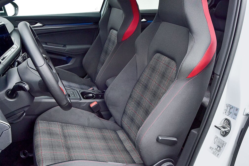 VW Golf 8 GTI 2.0 TSI