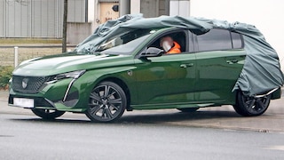 Neuer Peugeot 308 ohne Tarnung erwischt