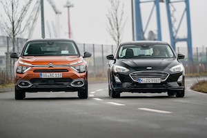 CITROËN C4 PureTech 130 Ford Focus 1.0 Ecoboost MHEV