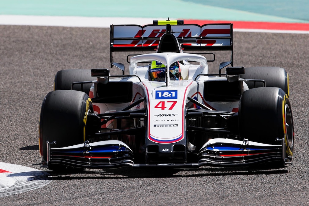 Verstappen gewinnt Trainingsauftakt