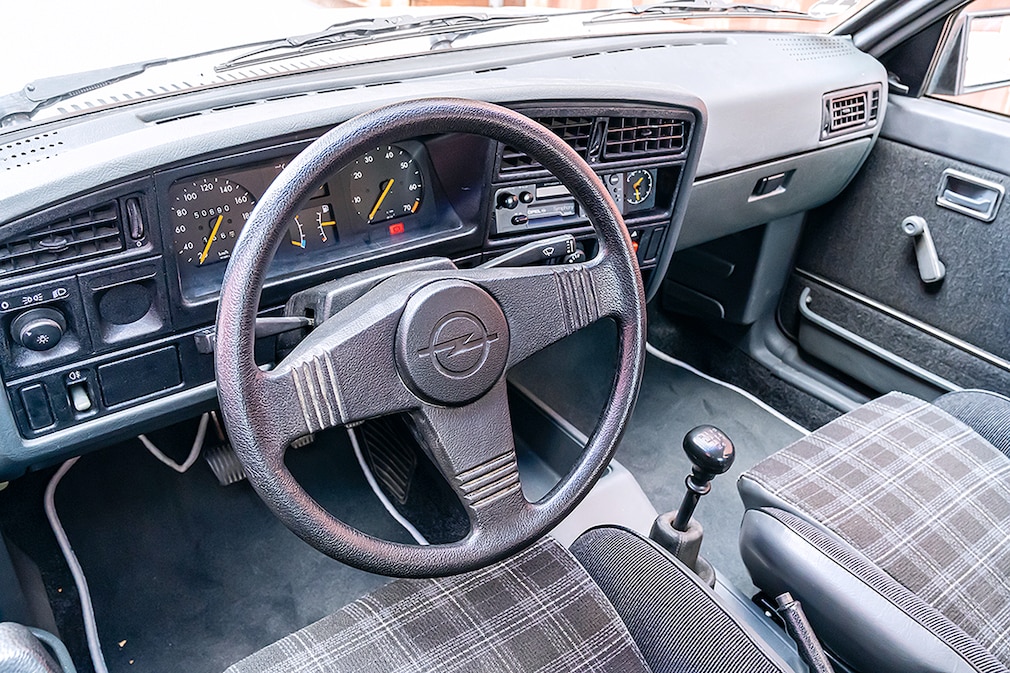 Opel Ascona 1.8 SR/E