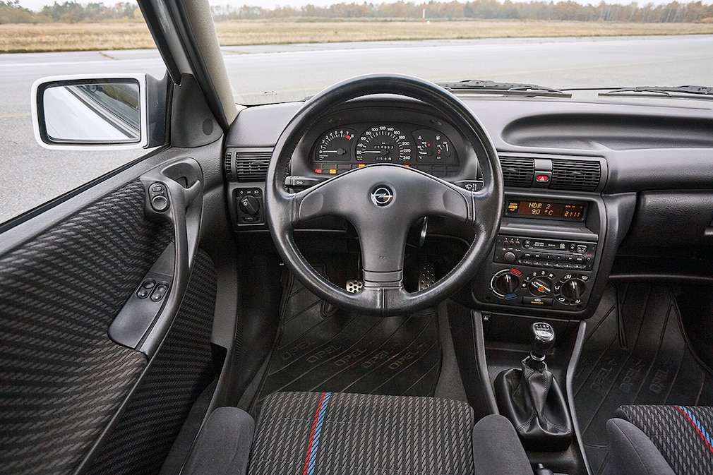 OPEL ASTRA F 2.0 GSi 16V