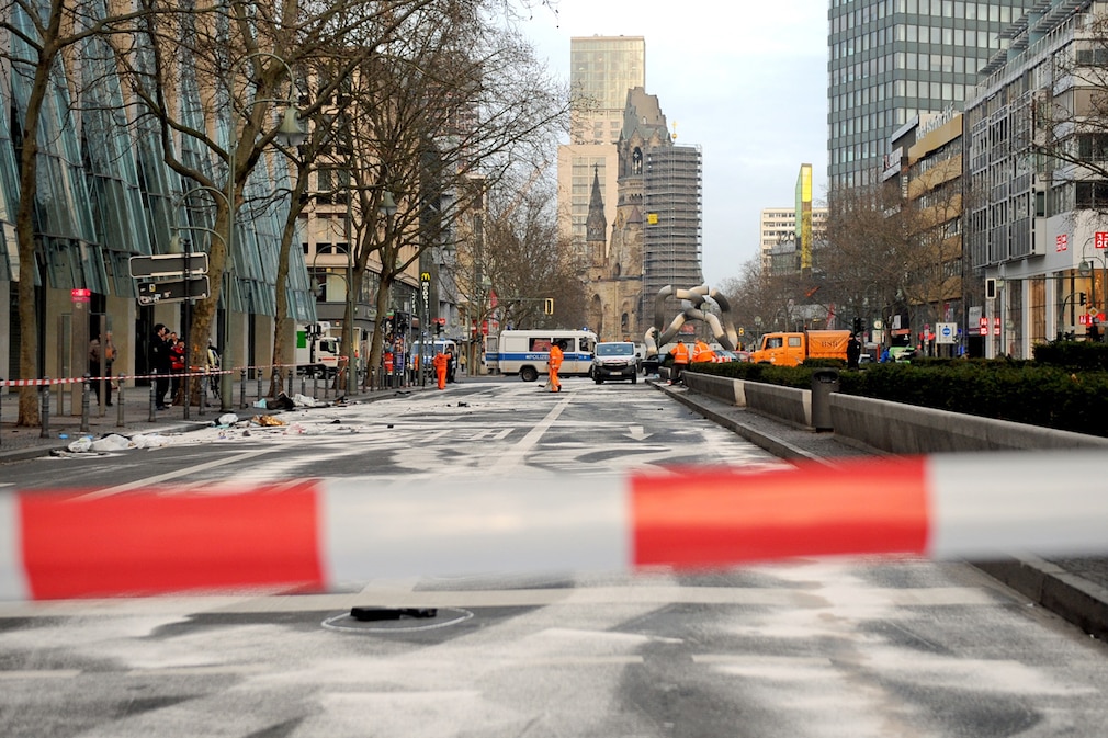 Raser-Unfallort in der Tauentzienstraße in Berlin