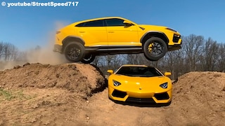 Lamborghini Urus Sprung über Lamborghini Aventador 