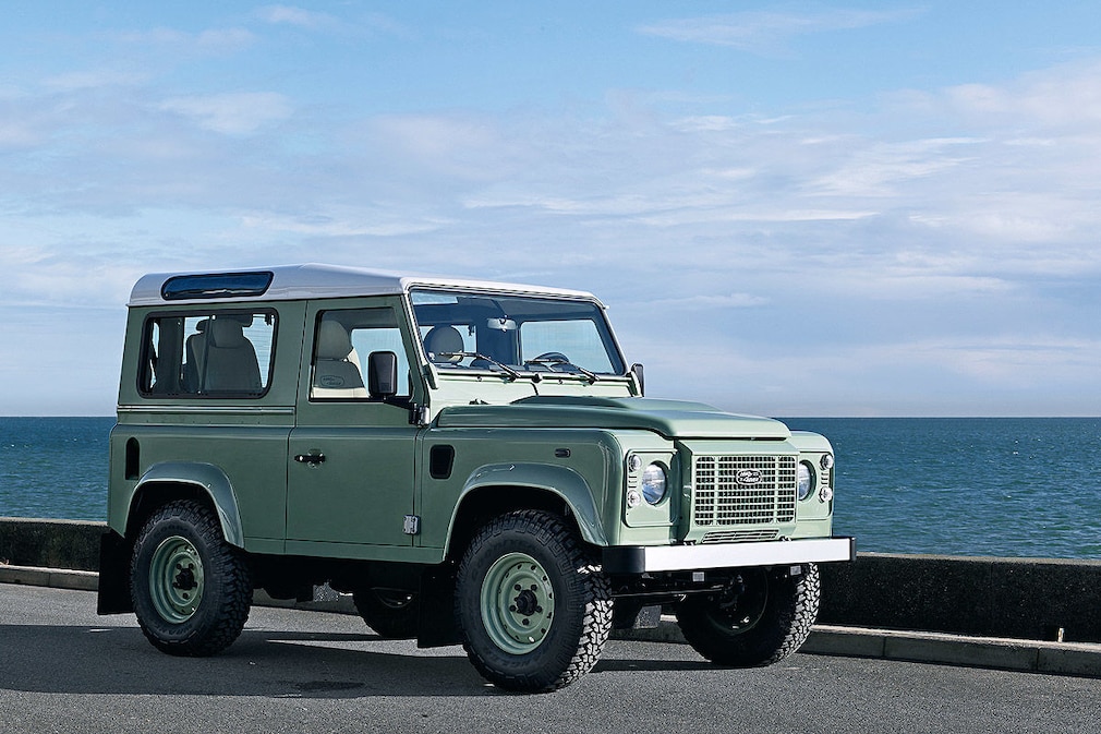 Land Rover Defender Limited Edition  Heritage