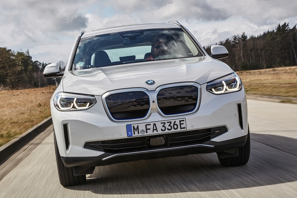 BMW iX3