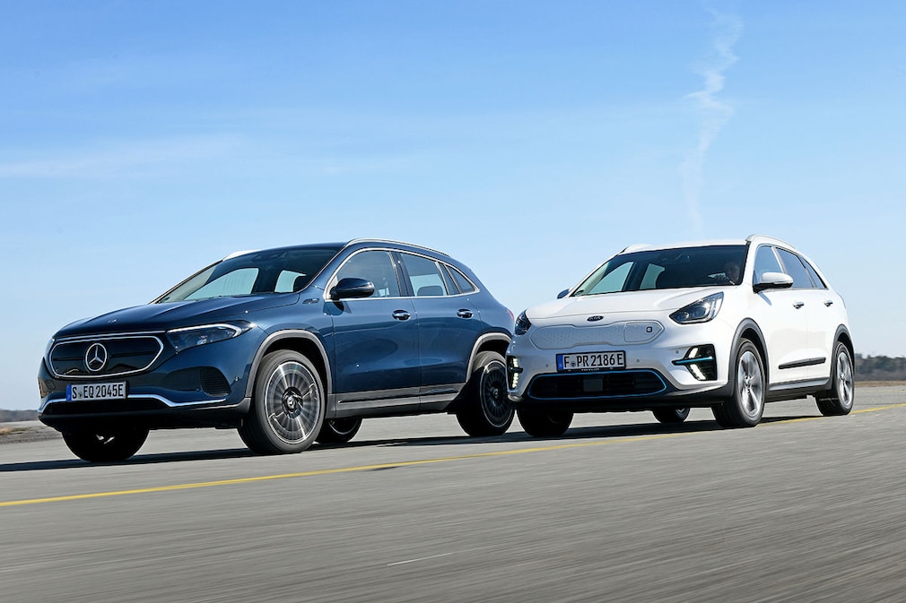 Mercedes EQA 250       Kia e-Niro