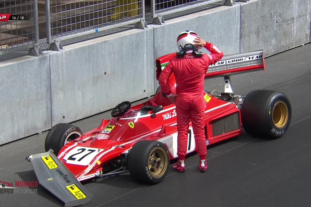 Alesi crasht mit Lauda-Ferrari von 1974