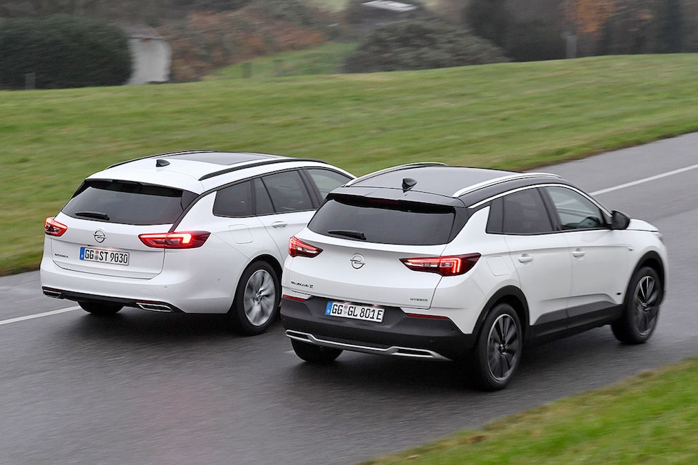 Opel Insignia Sports Tourer 2.O DIT Opel Grandland X 1.6 DI Turbo