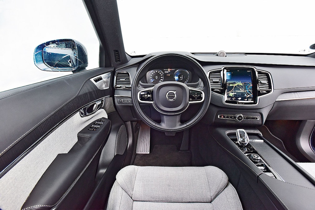 VOLVO XC90