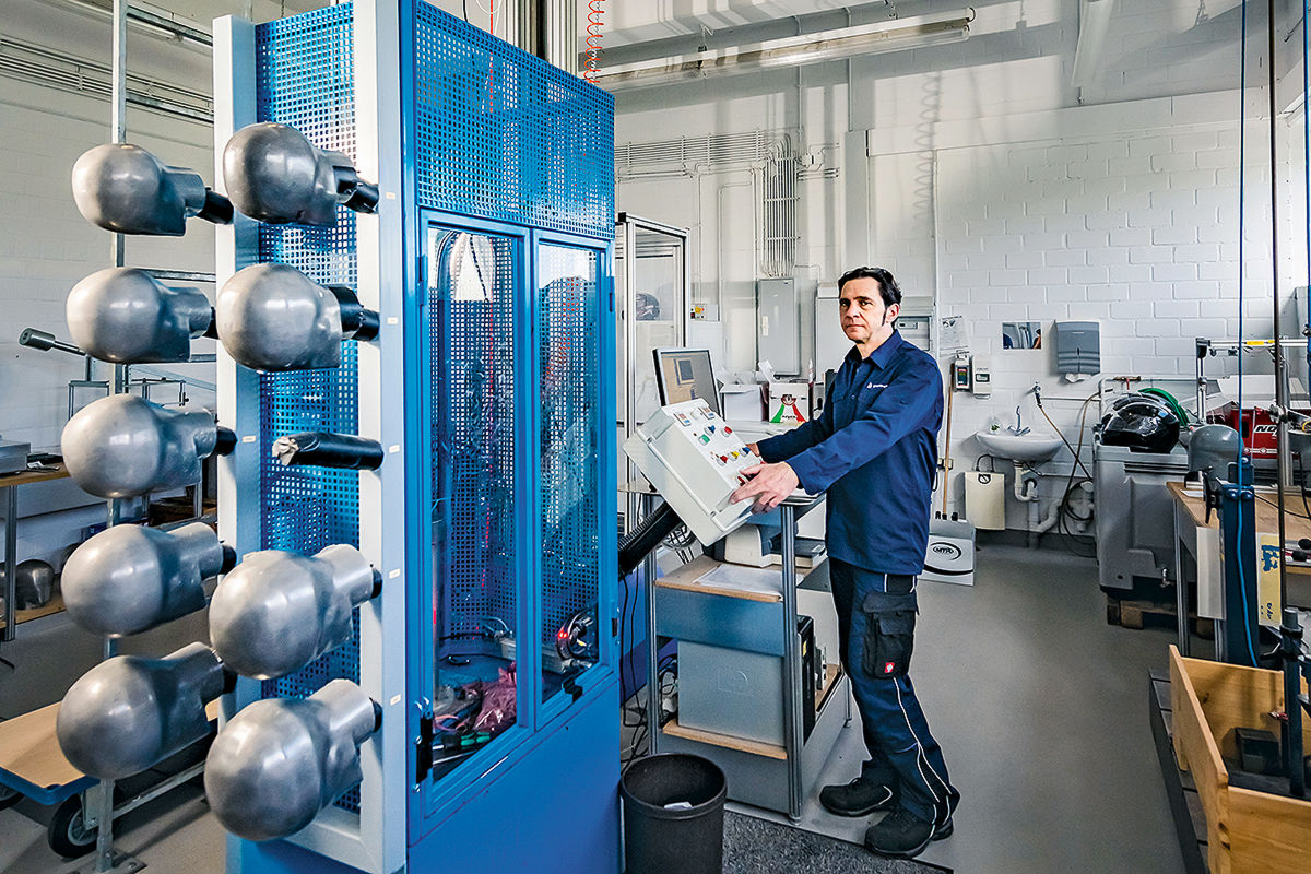 Helmtest TÜV