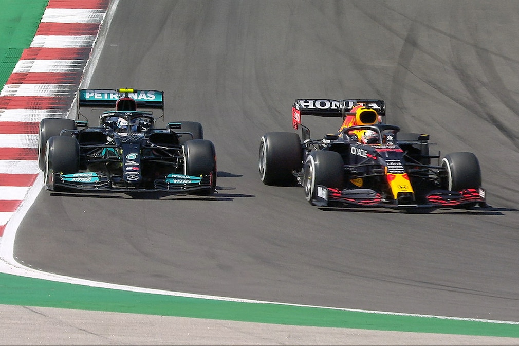 Hamilton ringt Verstappen nieder