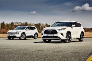 Hyundai Santa Fe 1.6 T-GDI Toyota Highlander Hybrid