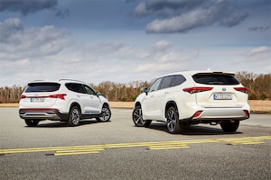 Hyundai Santa Fe 1.6 T-GDI Toyota Highlander Hybrid
