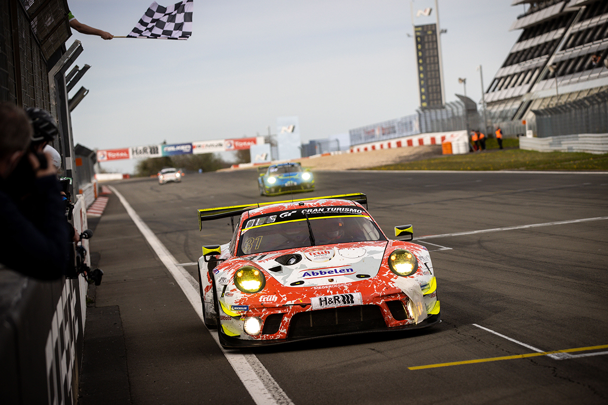24h Nurburgring Qualirennen Porsche Doppelsieg Bei Generalprobe Auto Bild