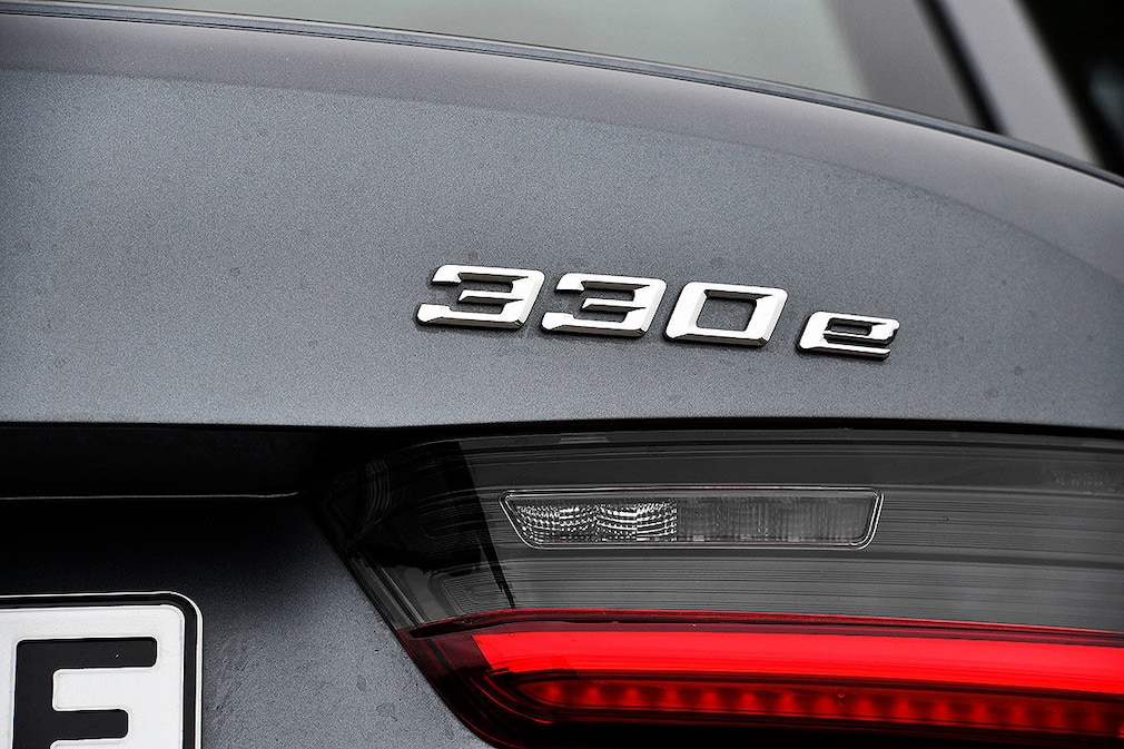 BMW 330e 3er