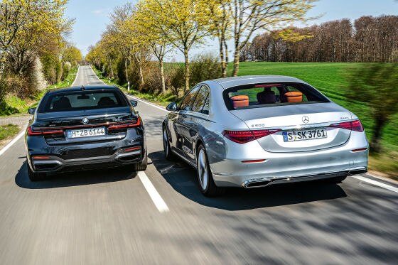 Mercedes S 500 4Matic BMW 750i xDrive Mercedes S 500 4Matic BMW 750i xDrive