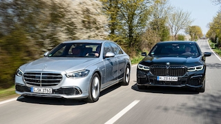 Mercedes S 500 4Matic   BMW 750i xDrive