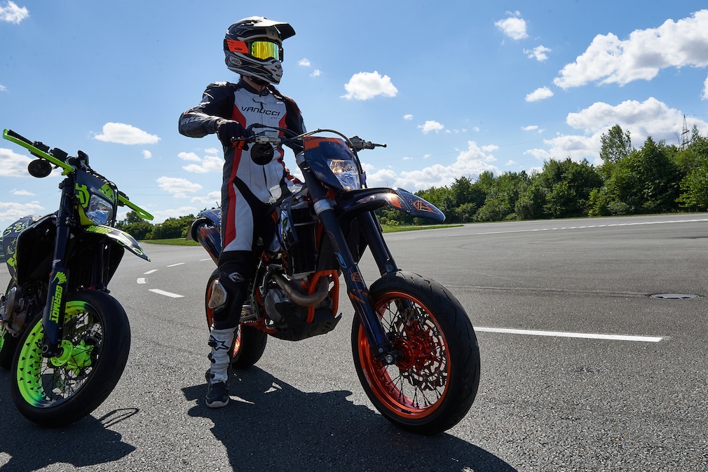 So starten Biker sicher in die neue Saison! - AUTO BILD