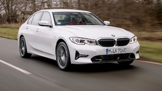 BMW 330e  