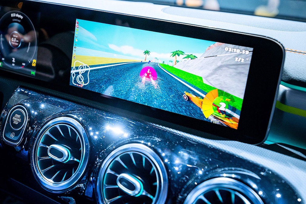 Mercedes-Benz In-Car-Gaming - MWC 2019 Mercedes-Benz In-Car-Gaming - MWC 2019
