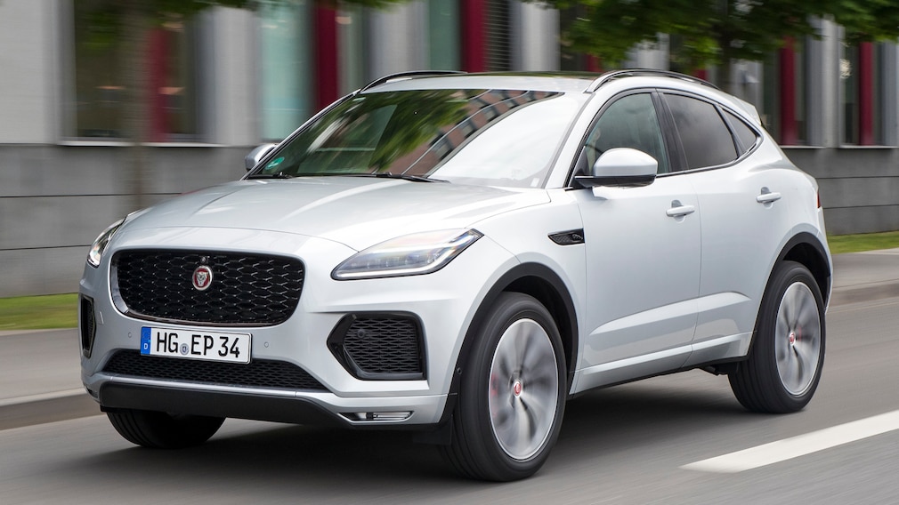 Jaguar E-Pace P300e