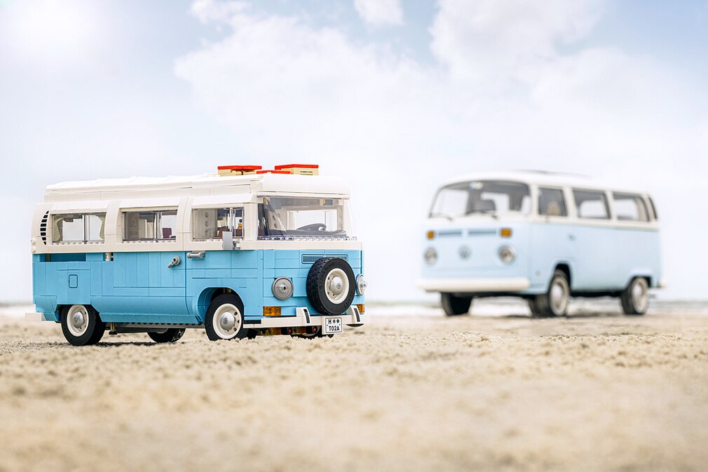 LEGO VOLKSWAGEN T2 CAMPER VAN SET