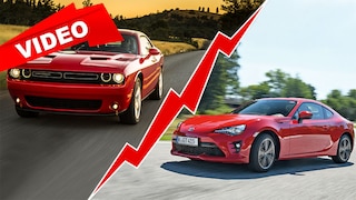 Gebrauchtwagen Battle Dodge Challenger SXT Toyota GT86