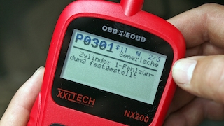 Fehlerspeicher auslesen mit OBD2-Adapter