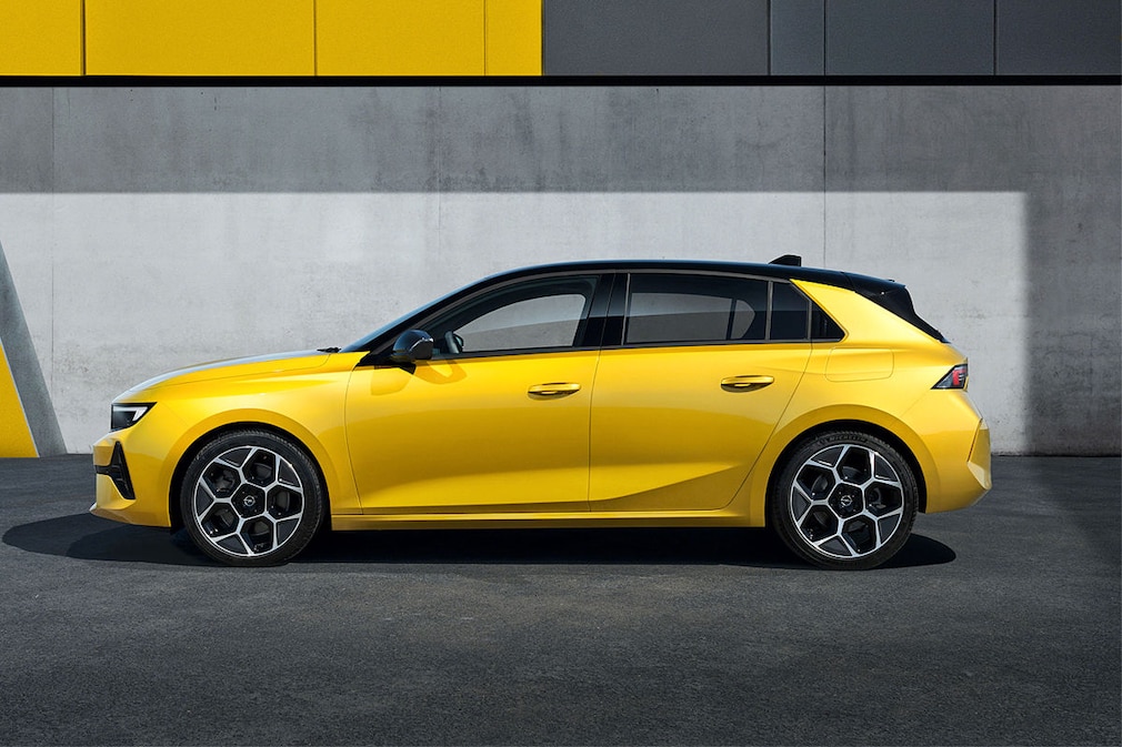 Opel Astra Hybrid.  !!! Embargo 13.7.2021 !!!