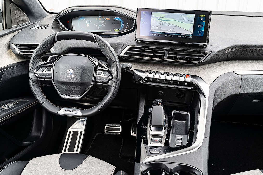 Peugeot 3008 Hybrid4 300