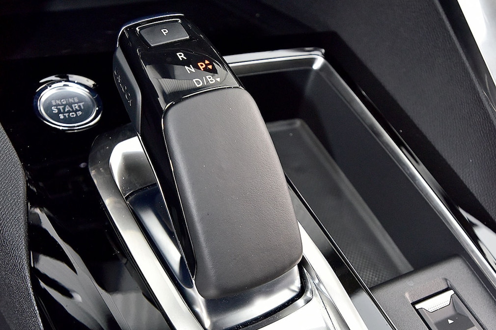 Peugeot 3008 Hybrid 225 e-EAT8