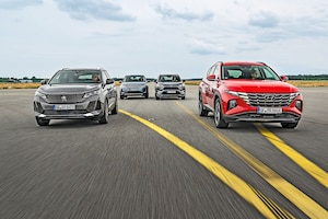 Peugeot 3008 Hybrid4 300 Land Rover Discovery Sport Toyota RAV4 Hyundai Tucson