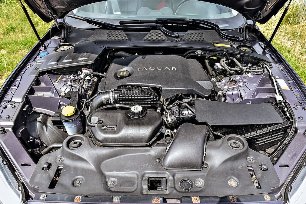 Jaguar XJ