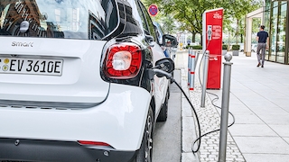Smart EQ fortwo an der Ladesäule