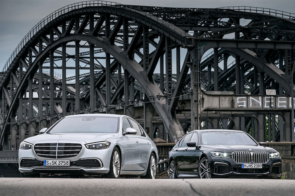 Mercedes S-Klasse 400 d 4MATIC          BMW 740d xDRIVE