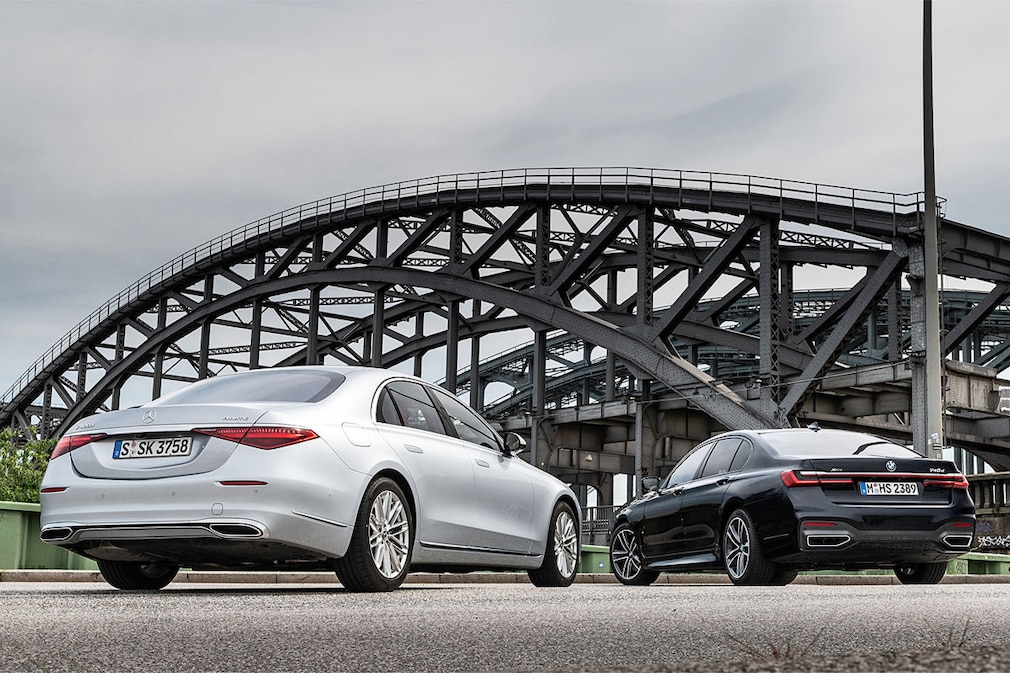 Mercedes S-Klasse 400 d 4MATIC          BMW 740d xDRIVE