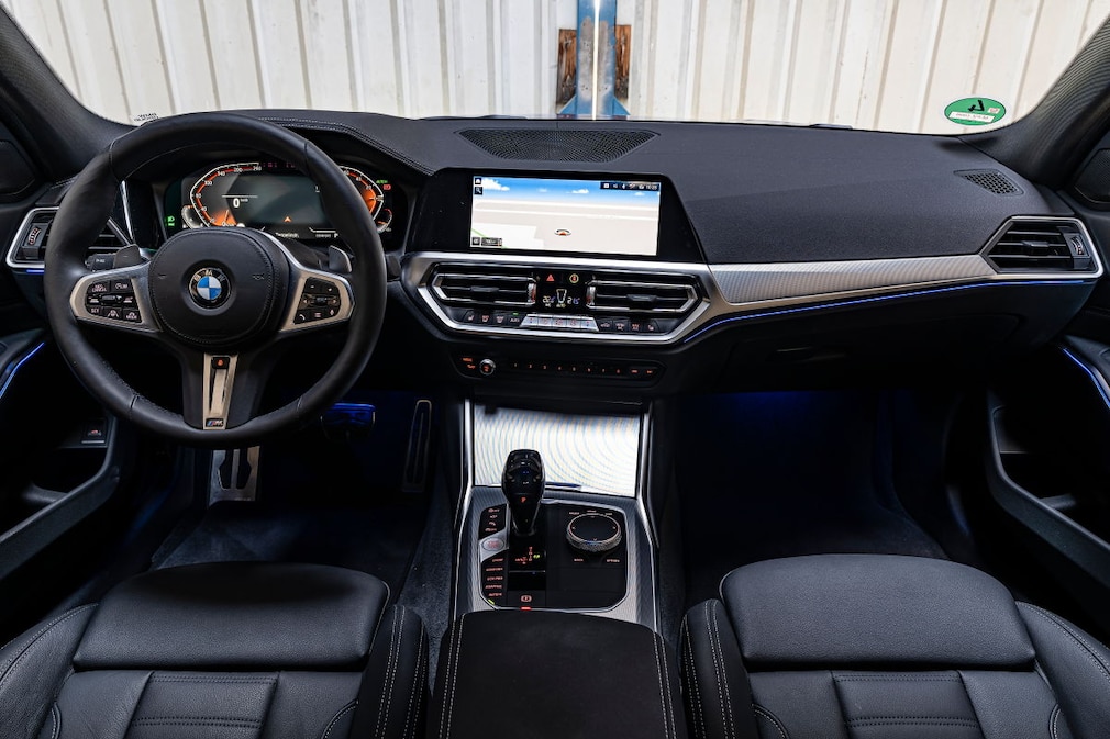 BMW 330i xDrive