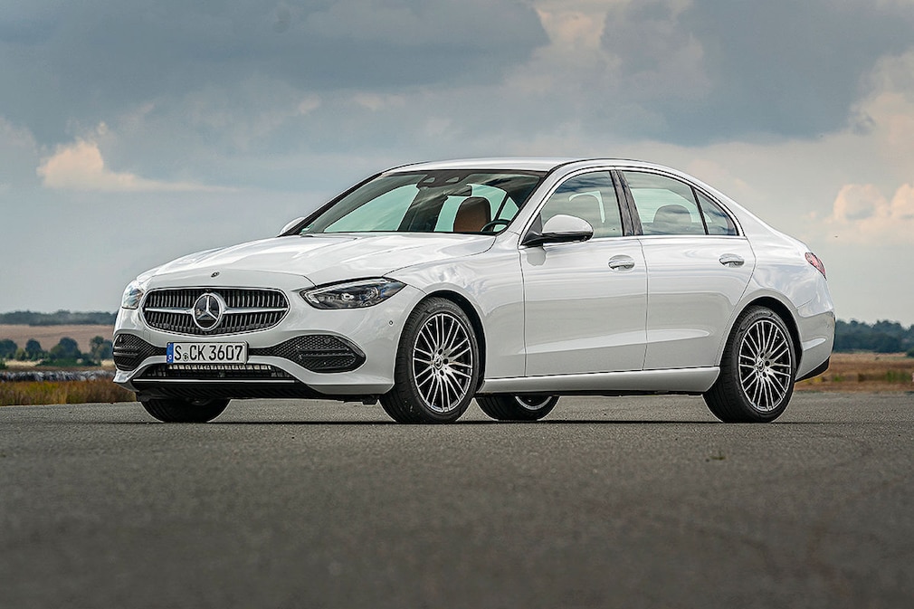 Mercedes C 300 4Matic gegen BMW 330i xDrive TestVergleich AUTO BILD