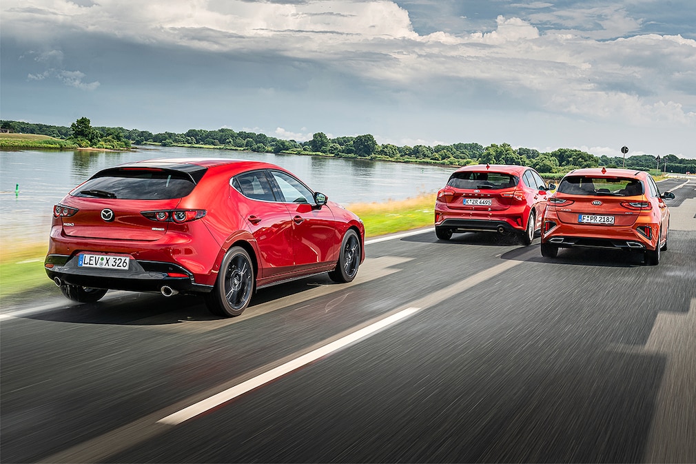 Mazda 3 e-Skyactiv X Ford Focus 1.5 EcoBoost Kia Ceed 1.5 T-GDI