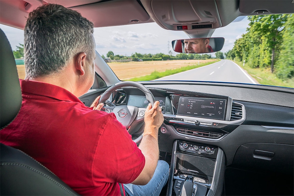 Opel Grandland Hybrid 4