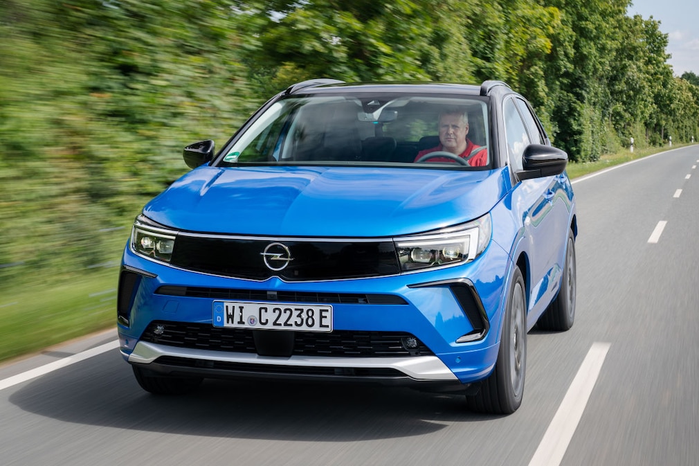 Opel Grandland Hybrid4