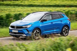 Opel Grandland Hybrid4