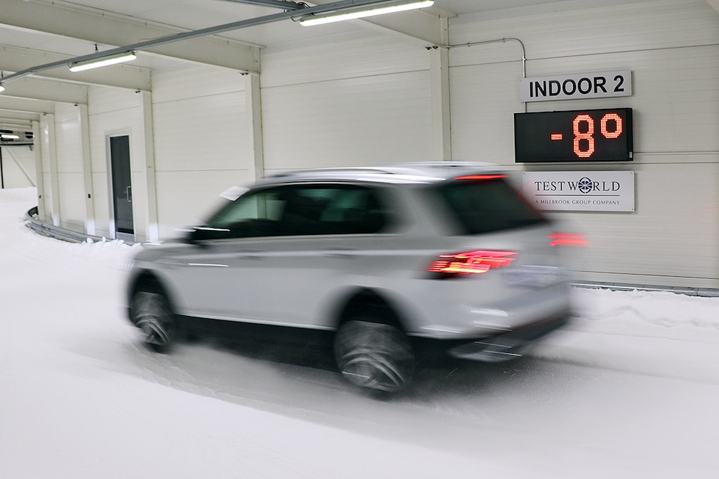 Ganzjahresreifen 215/65 R 17 Handlingparcours