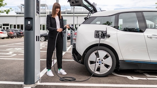 Ladekabel mit integrierter Technik von Bosch